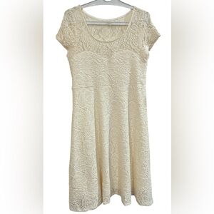 Pink Blush Maternity Wear Elegant Cream Lace Dress, size small. EUC